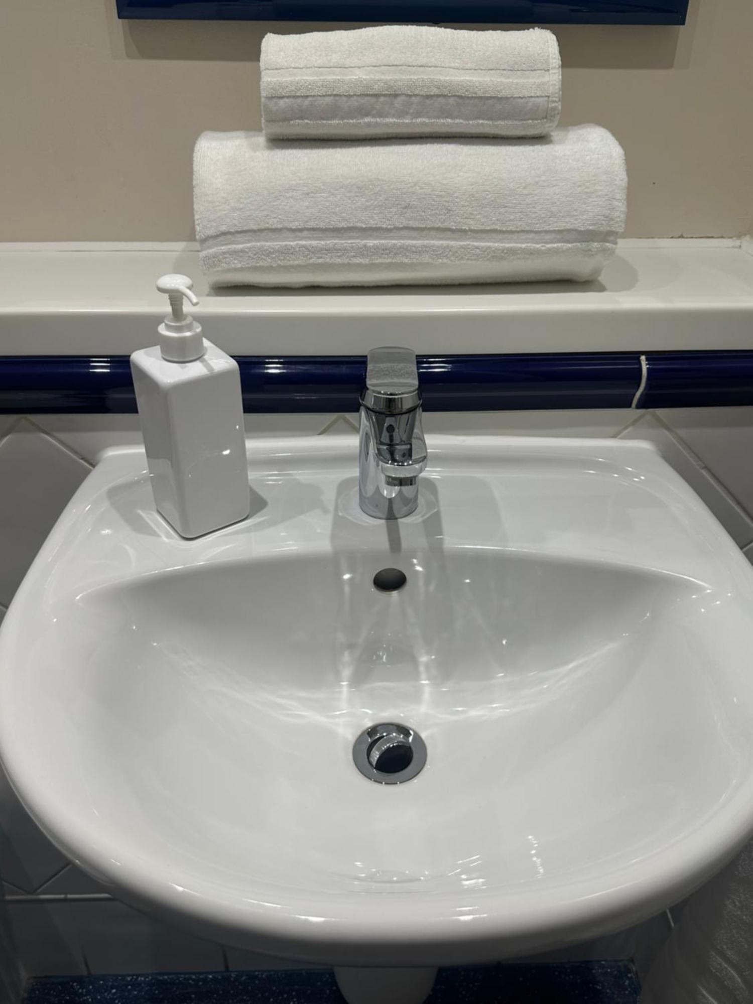 Go2 Glasgow Cumbernauld Hotel - Free Parking And Pet Friendly Εξωτερικό φωτογραφία