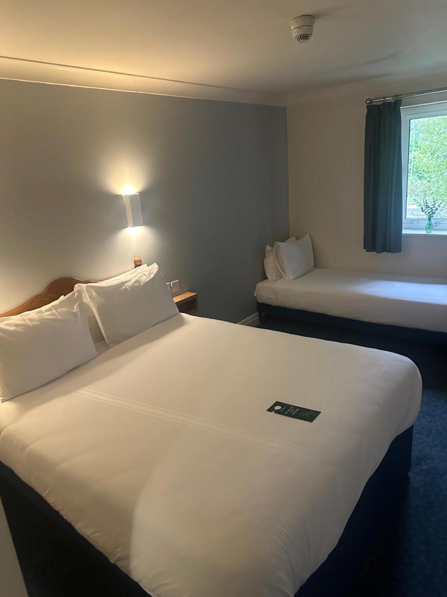 Go2 Glasgow Cumbernauld Hotel - Free Parking And Pet Friendly Εξωτερικό φωτογραφία