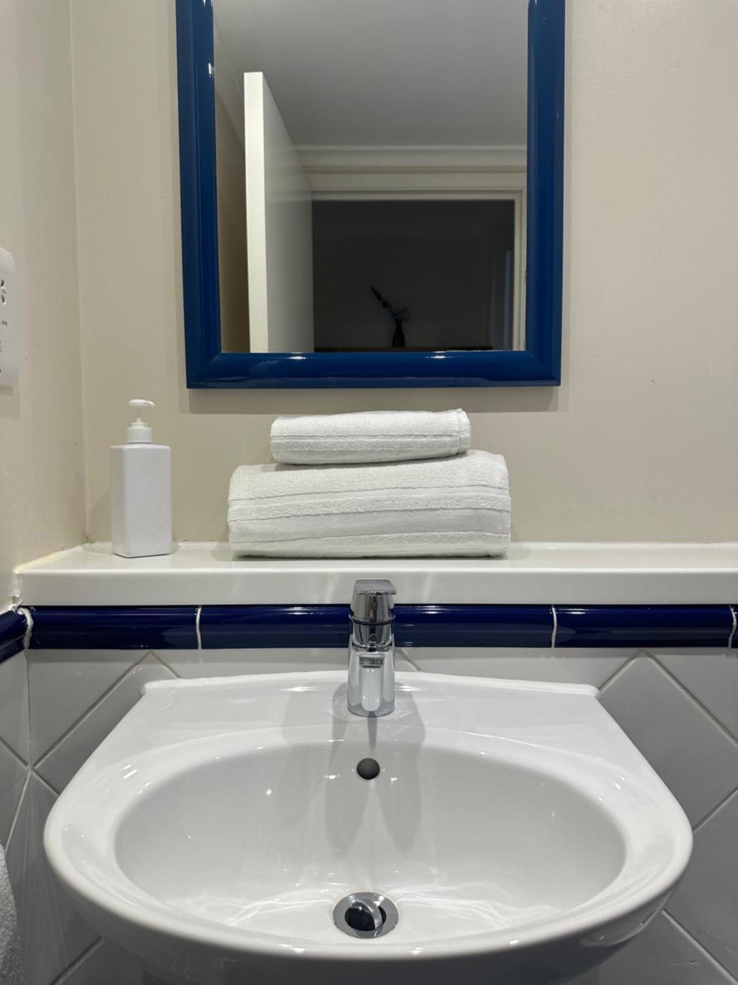 Go2 Glasgow Cumbernauld Hotel - Free Parking And Pet Friendly Εξωτερικό φωτογραφία